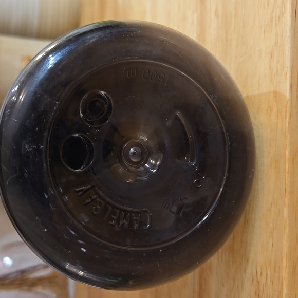 CamelBak Chute Mag Bpa Free Water Bottle 1500 ml / 1.5 L Charcoal Gray - Picture 4 of 6